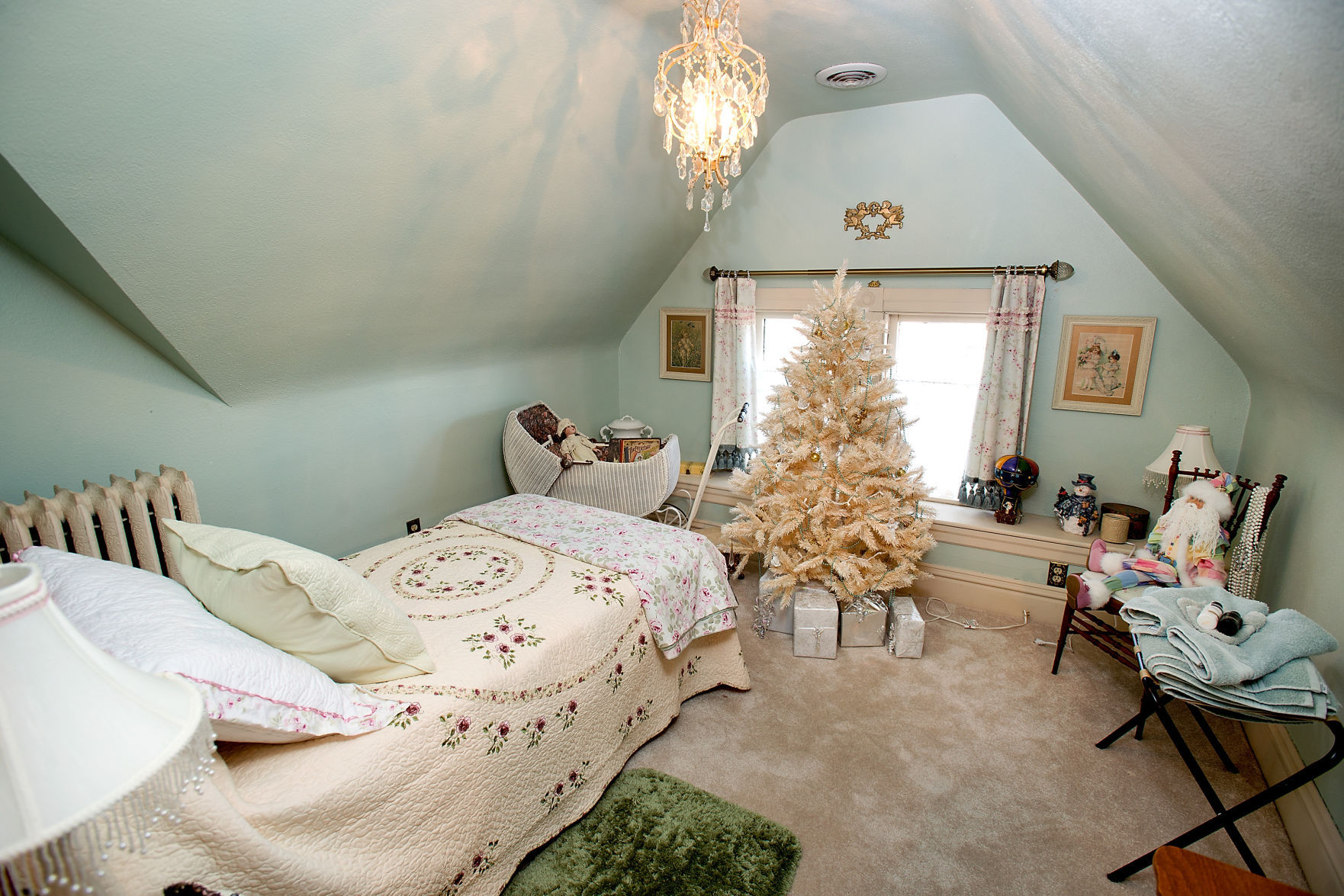 Linda Sue Manor
